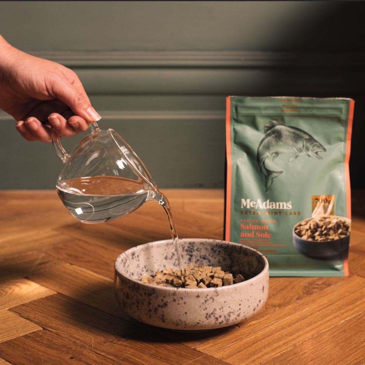 McAdams lyophilized food for adult cats with 80% salmon and Platichthys flesus 200 g