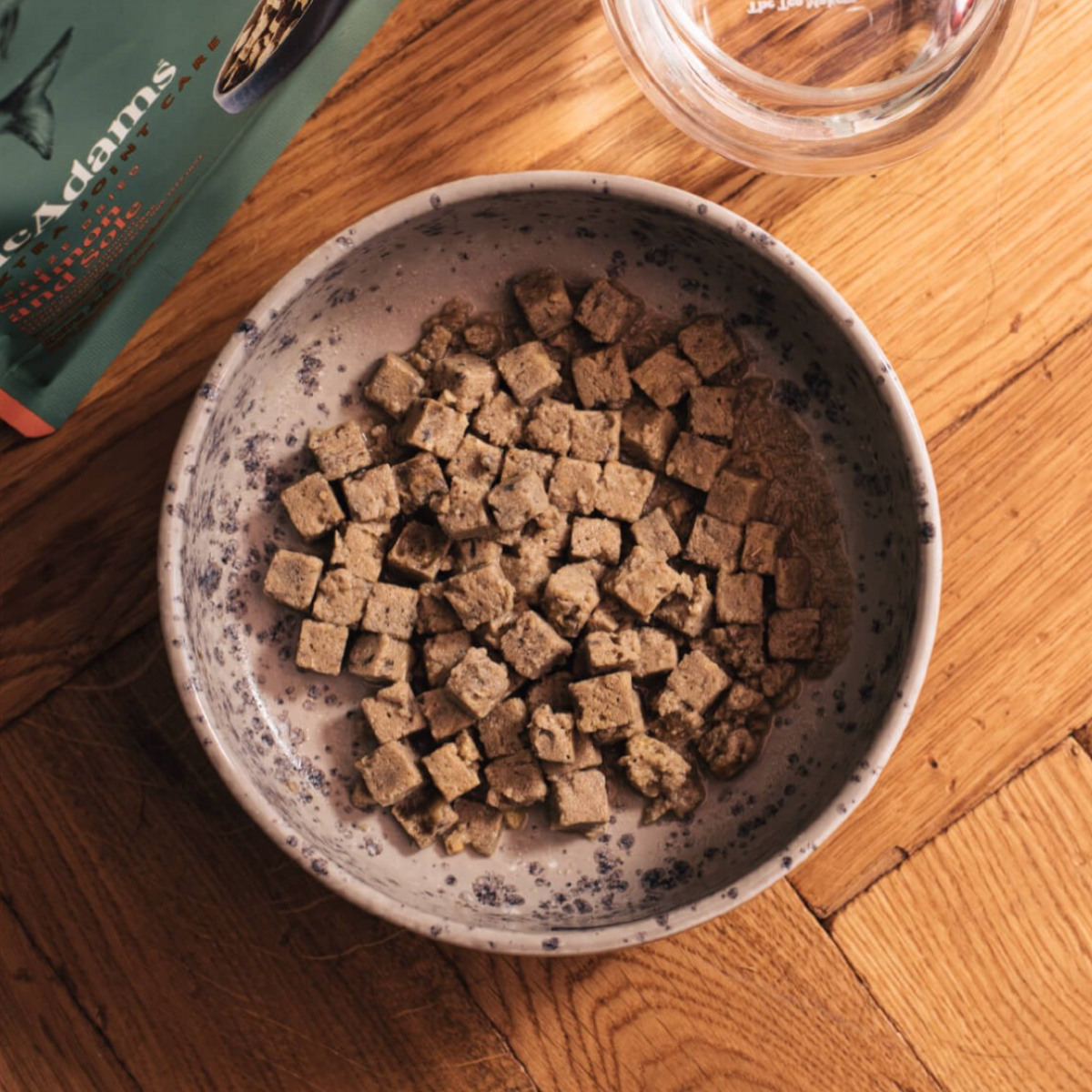 McAdams lyophilized food for adult cats with 80% salmon and Platichthys flesus 200 g