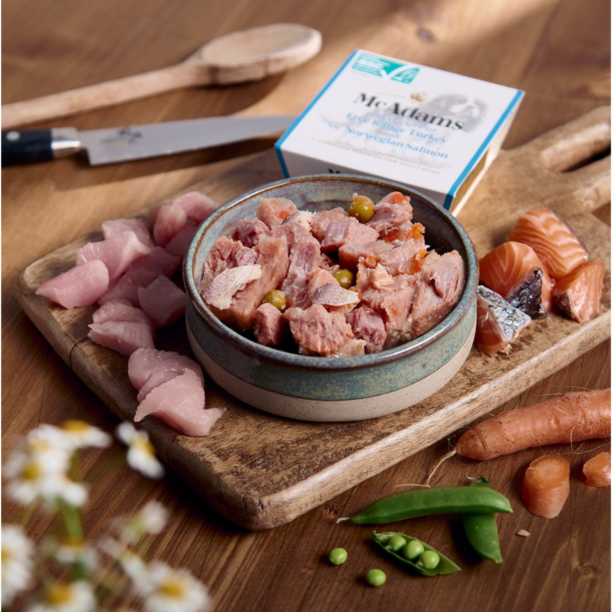 McAdams premium konservi ar brīvās turēšanas tītara gaļu un Norvēģijas lasi  150 g
