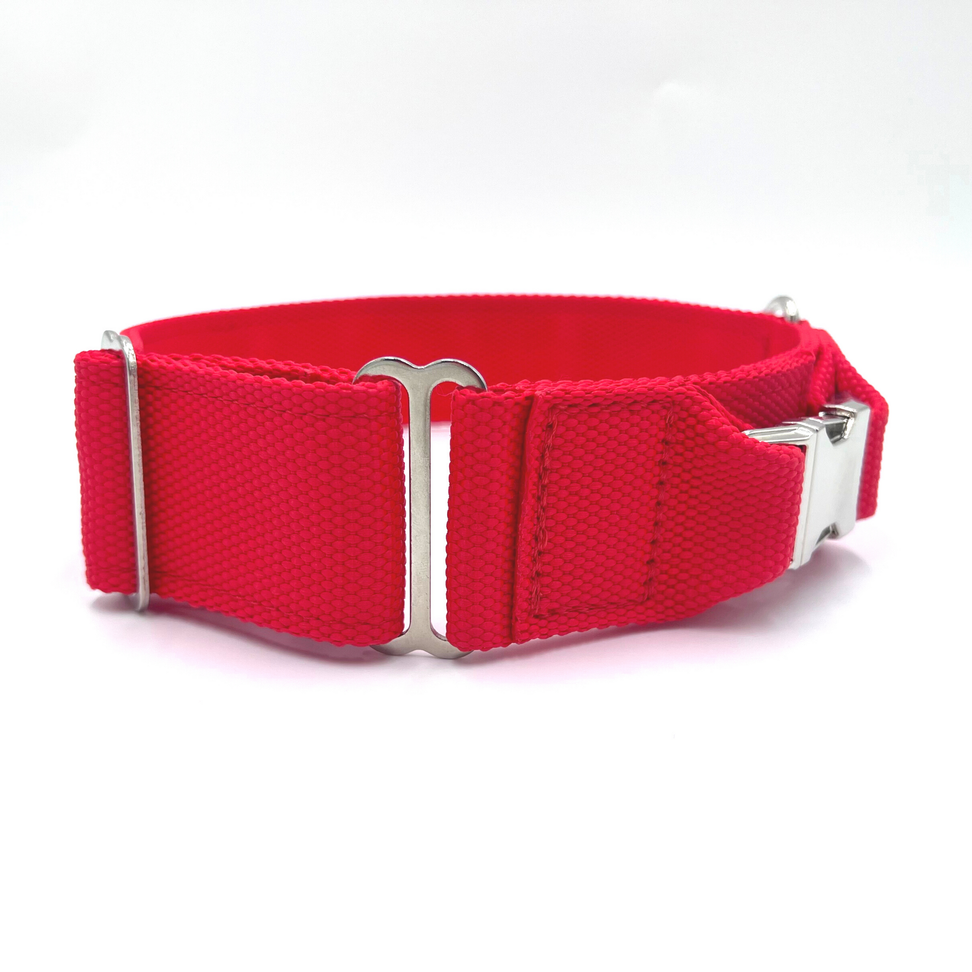 Wide collar for a dog